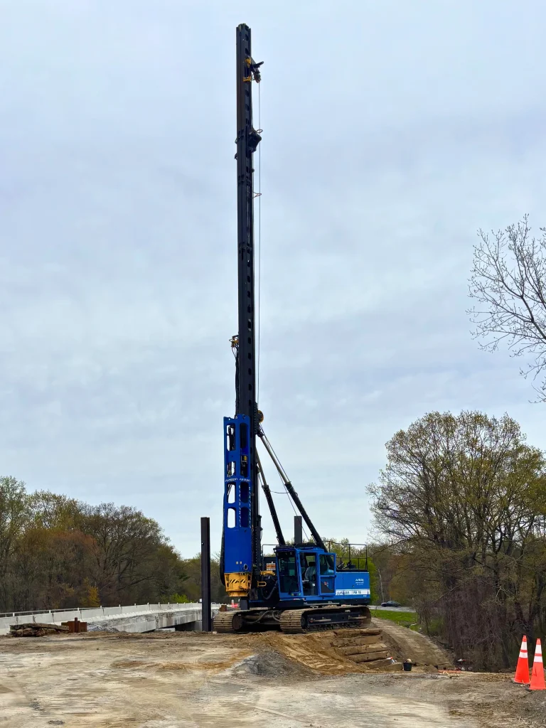 Junttan pile driving rig rental company